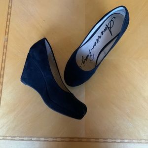 Jessica Simpson black suede pumps